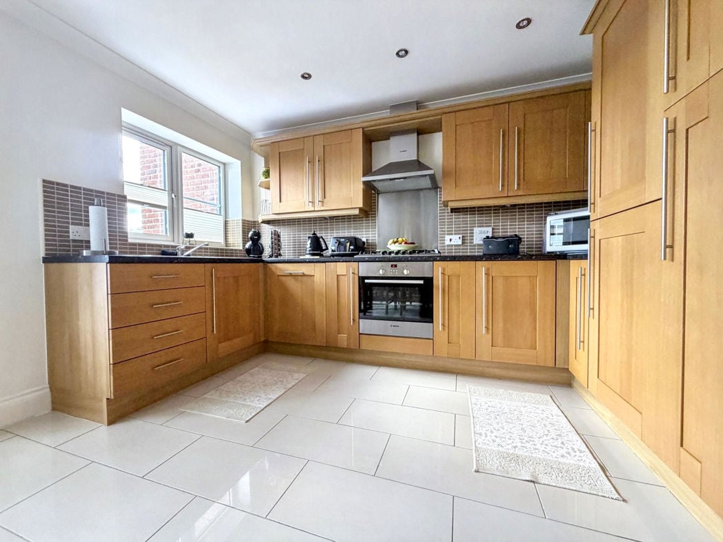 Property image 13 of 29