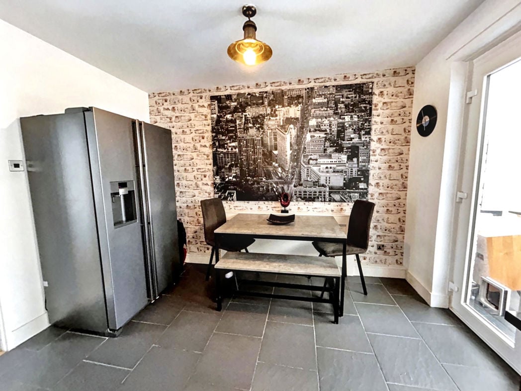 Property image 4 of 23