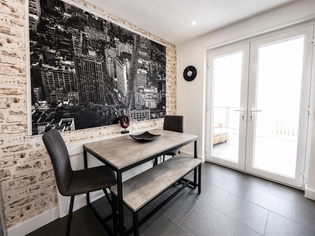 Property image 3 of 23