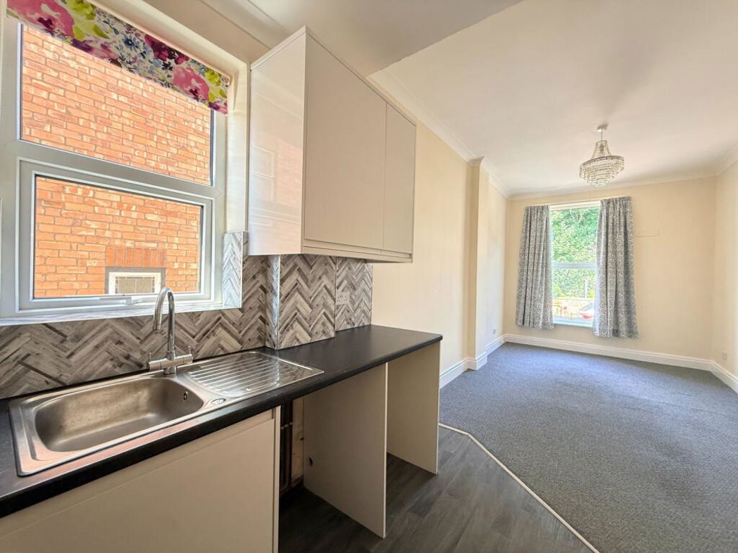 Property image 4 of 17