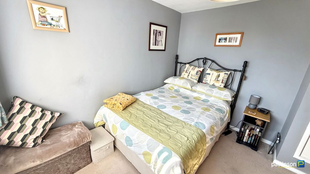 Property image 15 of 28