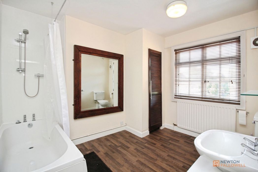 Property image 31 of 36