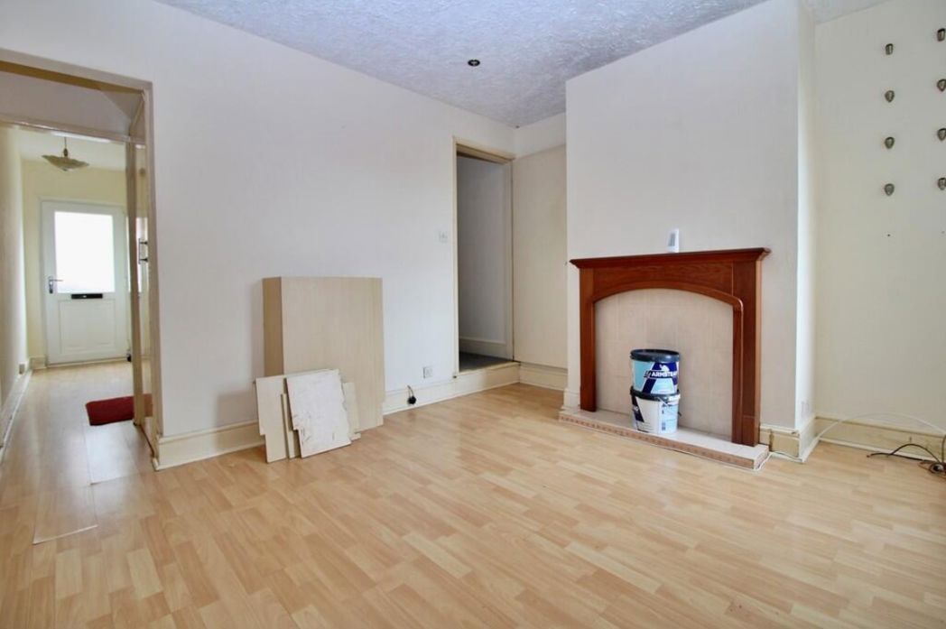 Property image 2 of 12