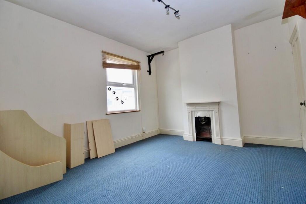 Property image 6 of 12