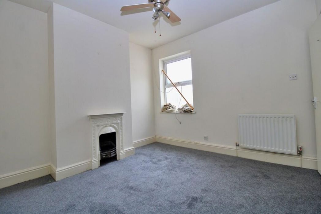 Property image 8 of 12