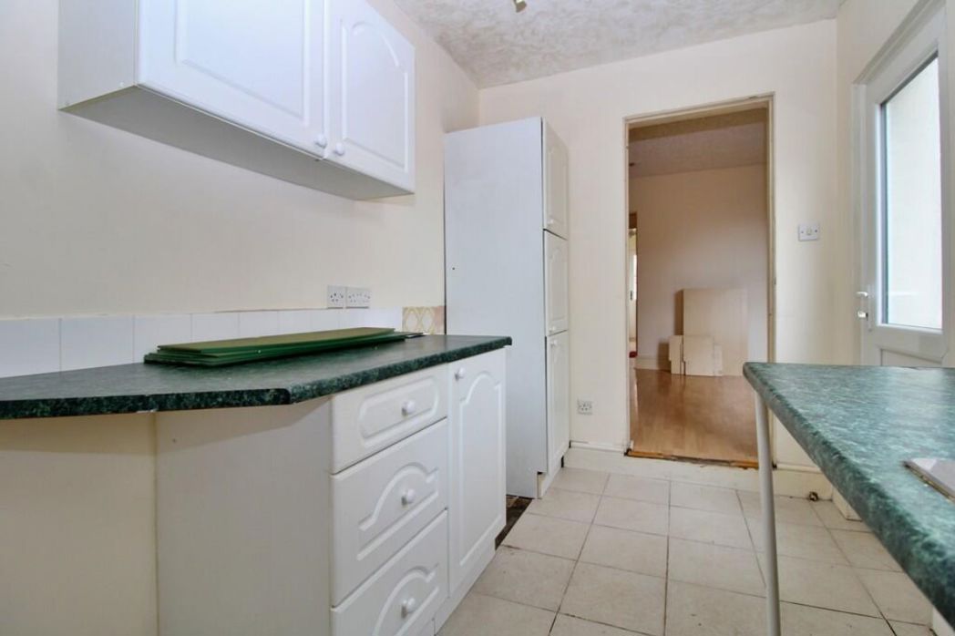 Property image 4 of 12