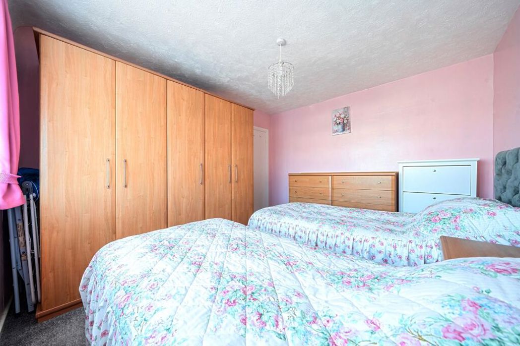 Property image 11 of 14