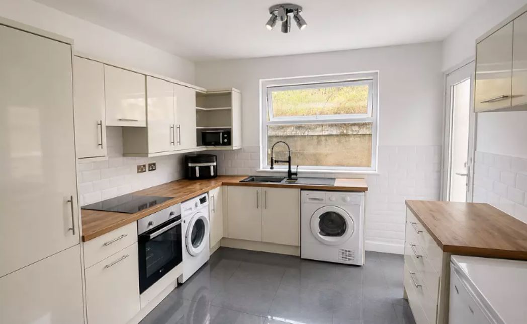Property image 4 of 8