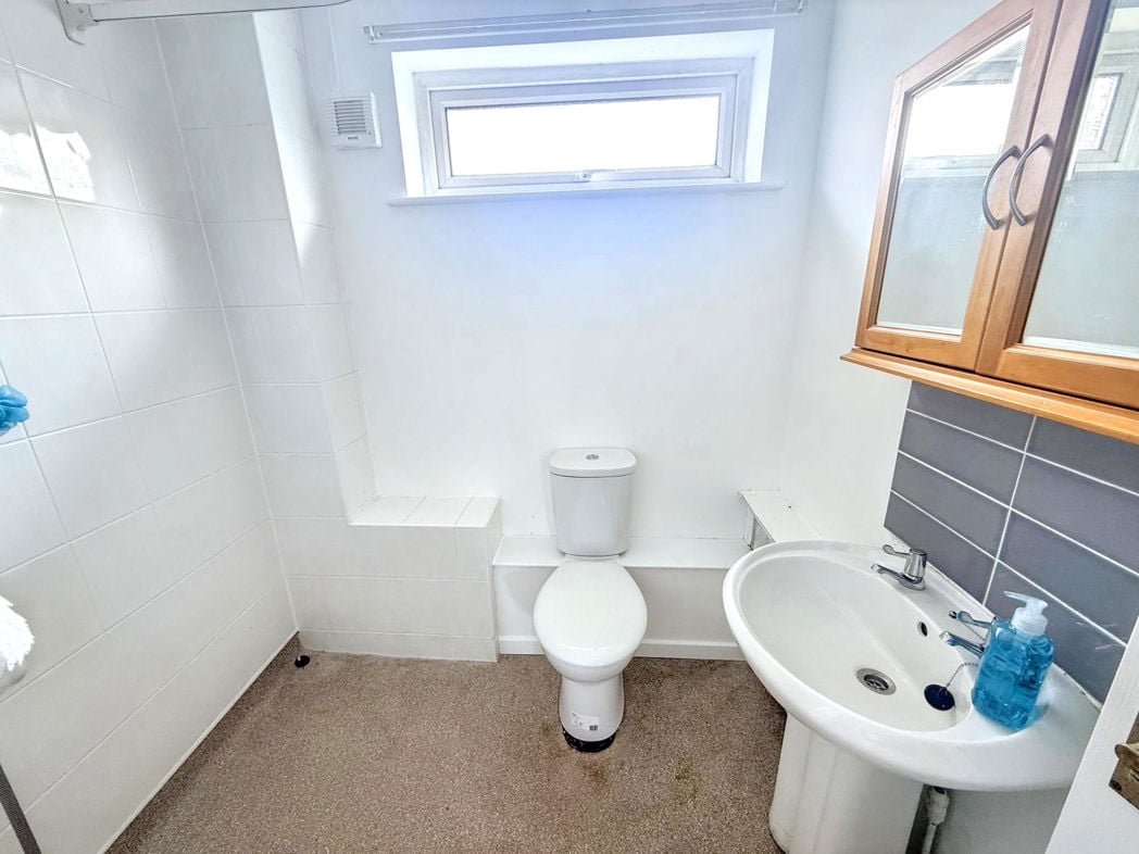 Property image 8 of 12