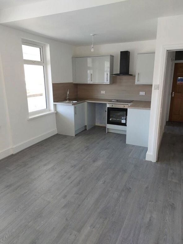 Property image 2 of 3