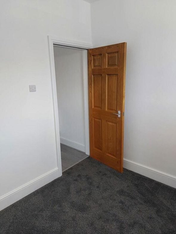 Property image 3 of 3