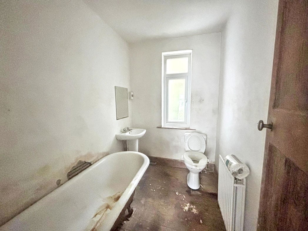 Property image 6 of 7