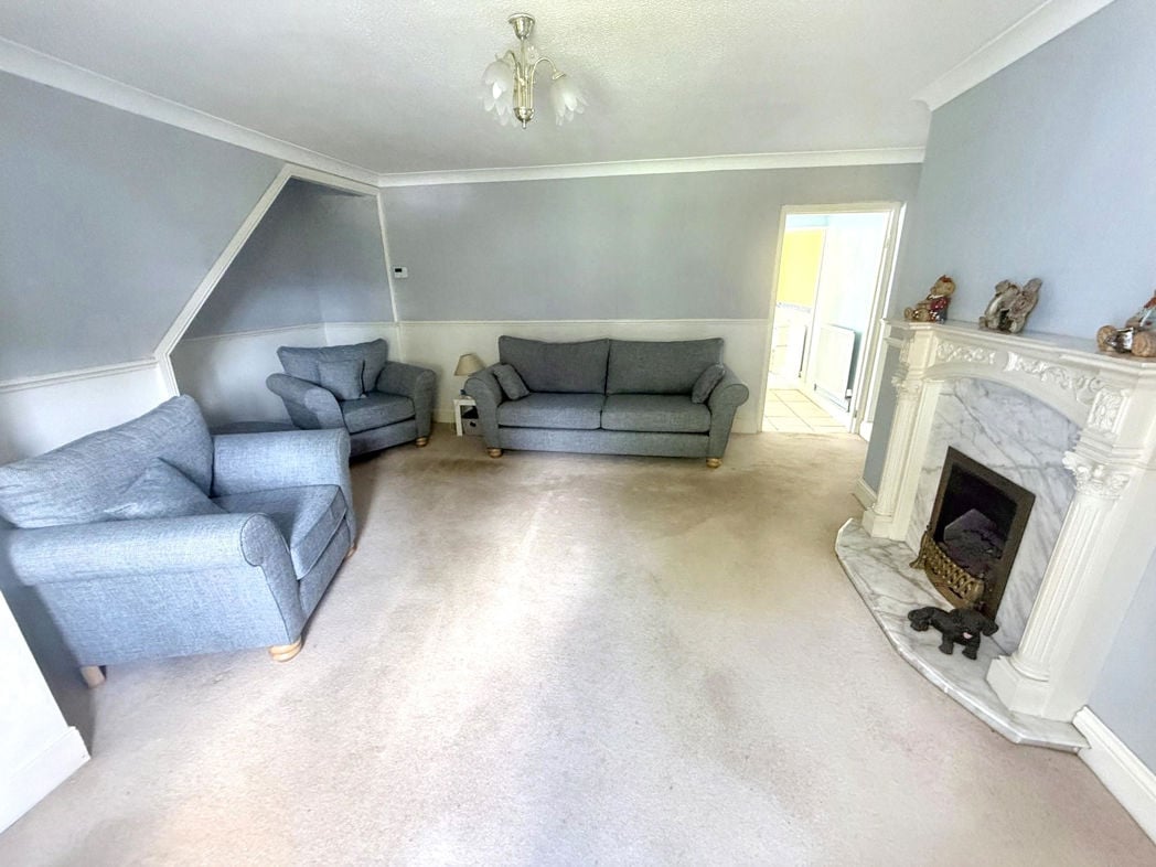 Property image 2 of 12