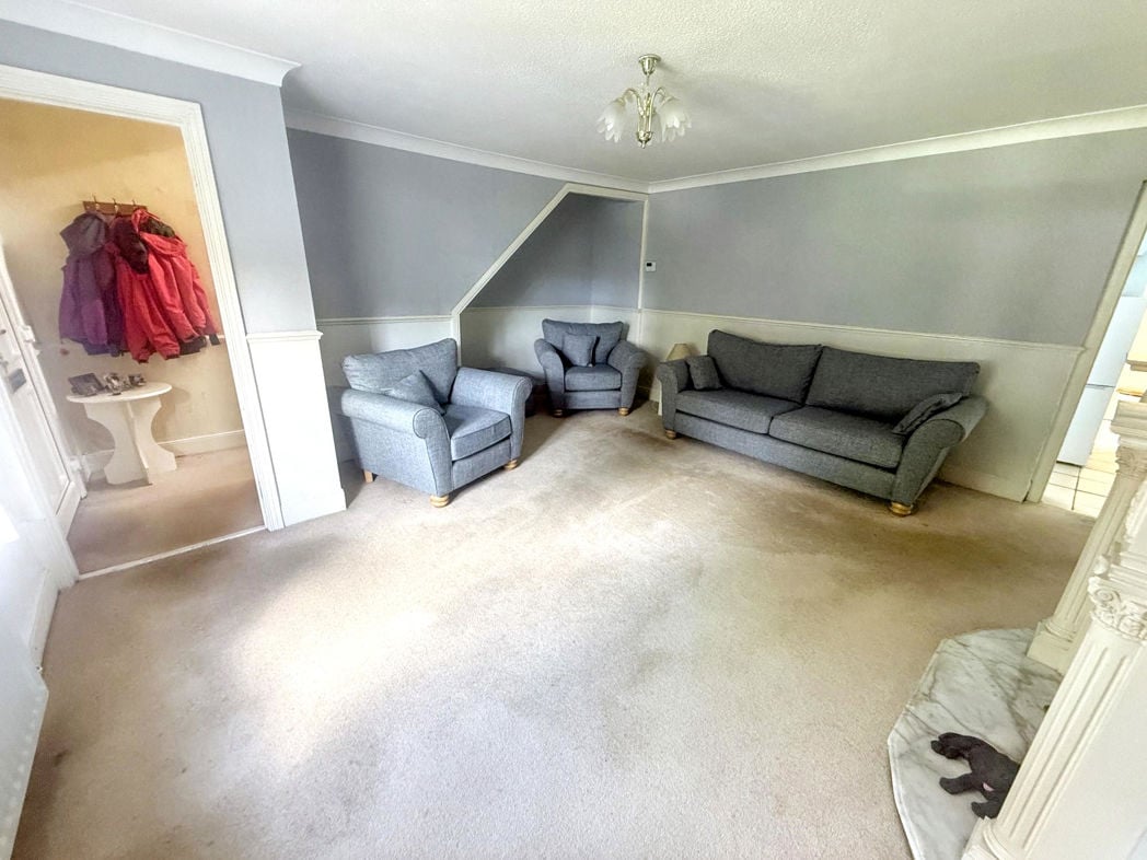 Property image 4 of 12