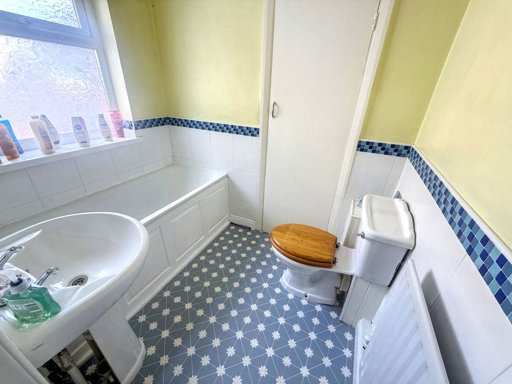 Property image 8 of 12