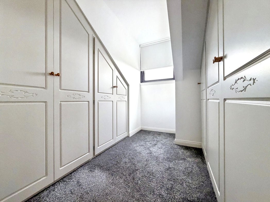 Walk-in Wardrobe