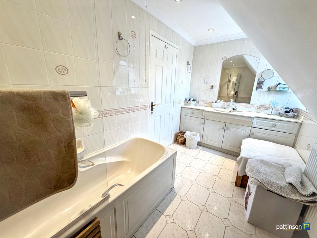 Property image 19 of 23