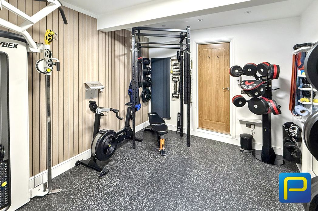 Gym / Garage