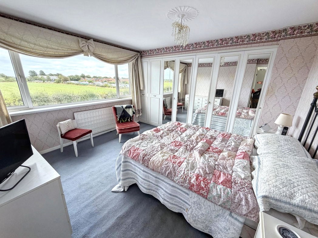 Property image 10 of 17
