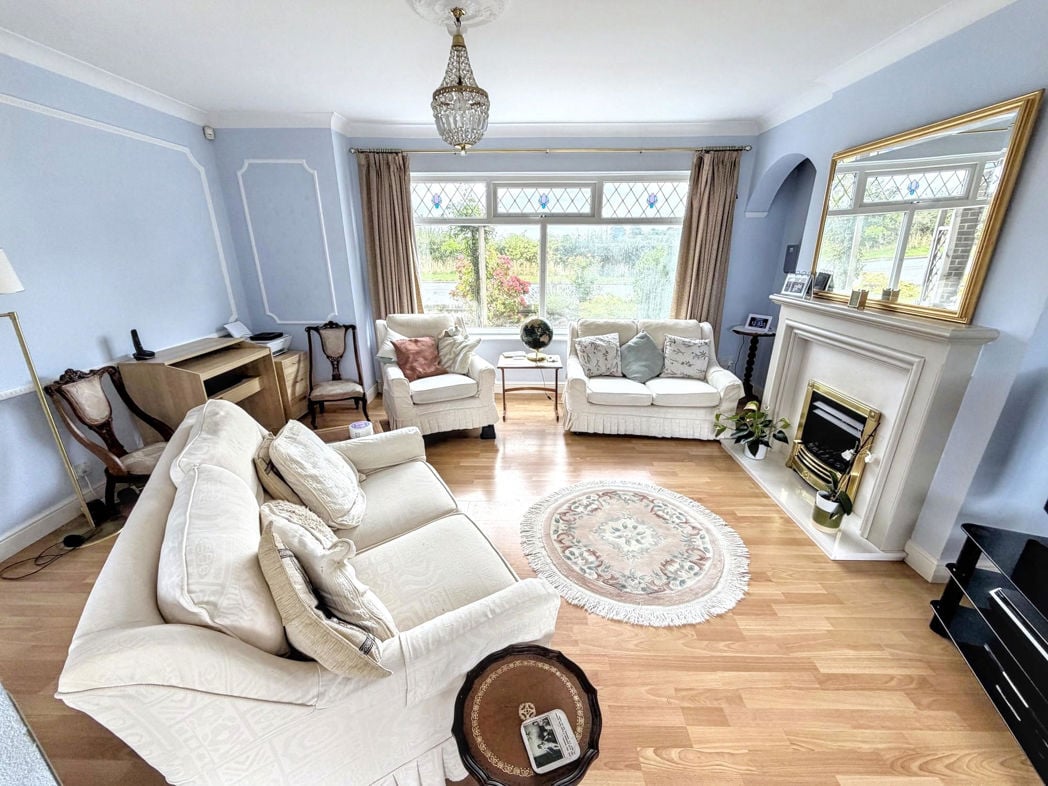 Property image 11 of 17