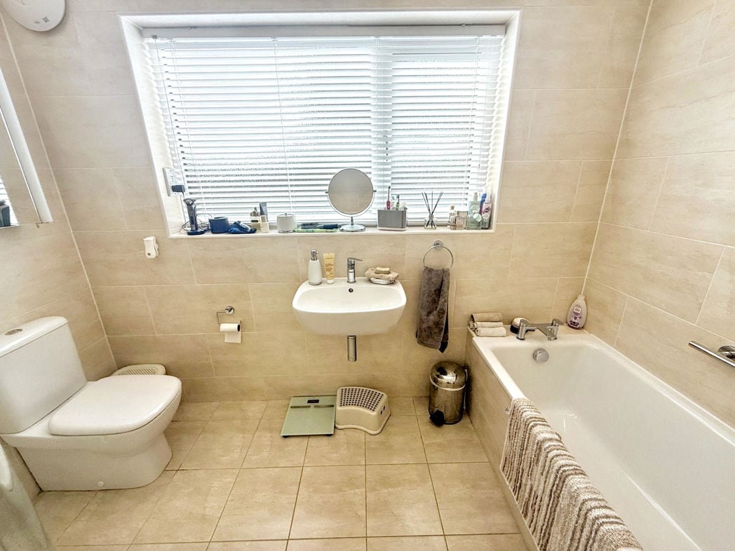 Additional En-Suite Photo