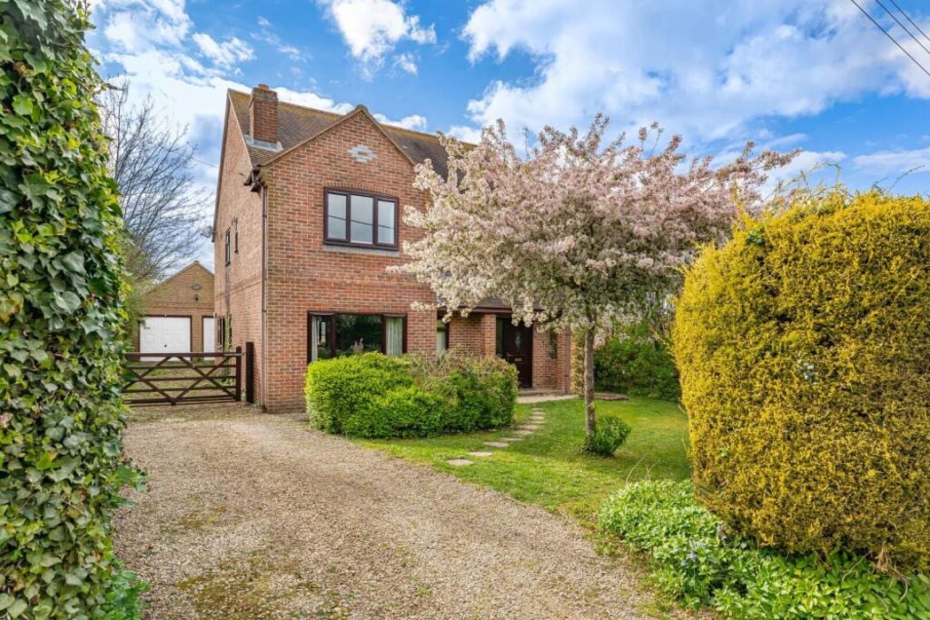 Property image 1 of 18