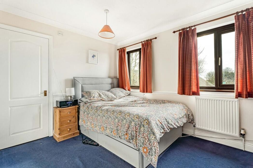 Property image 11 of 18