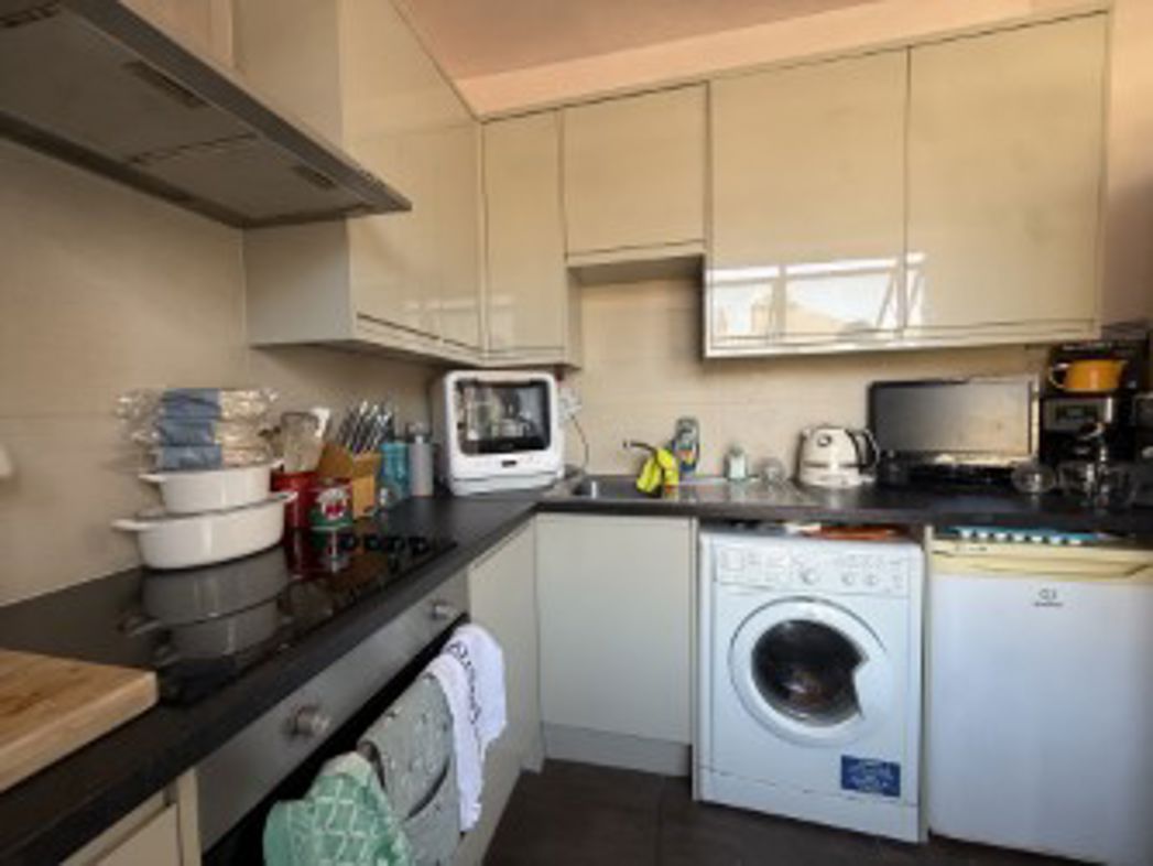 Property image 11 of 14