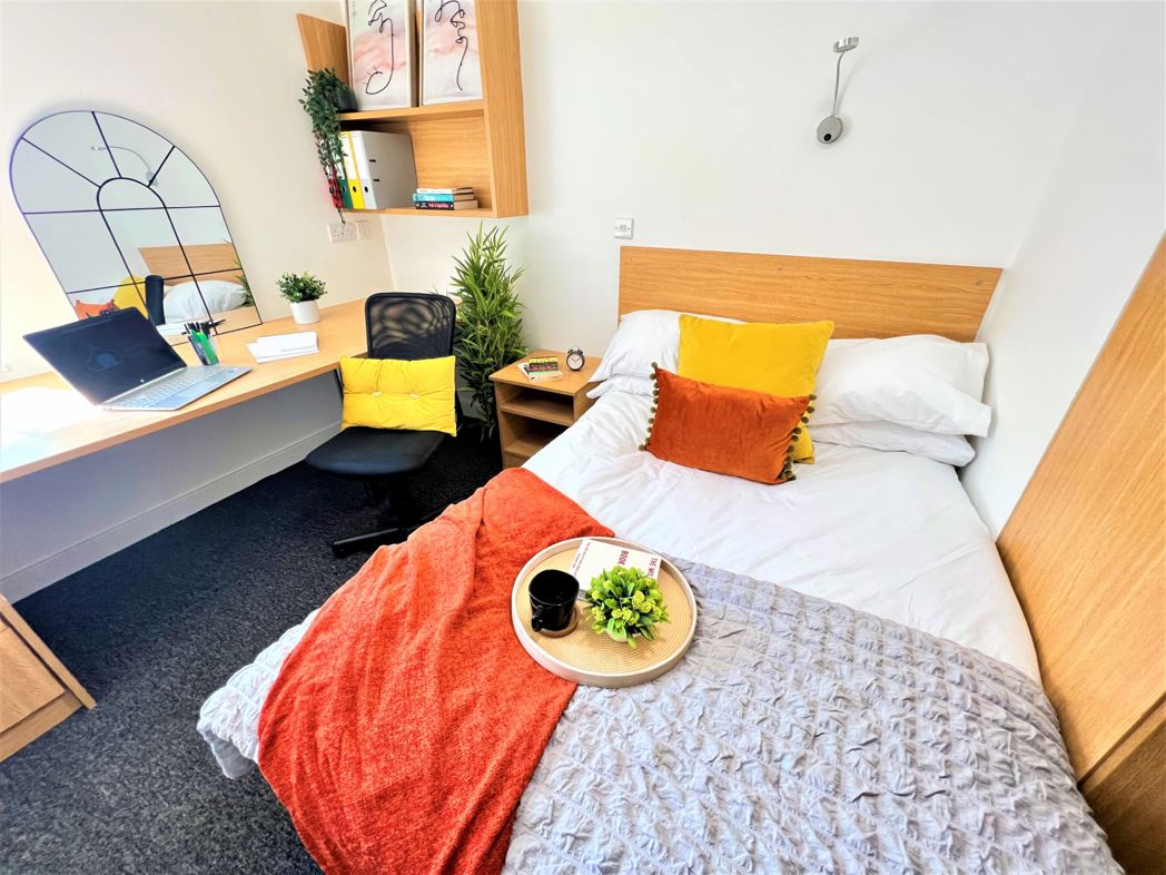 Property image 2 of 7