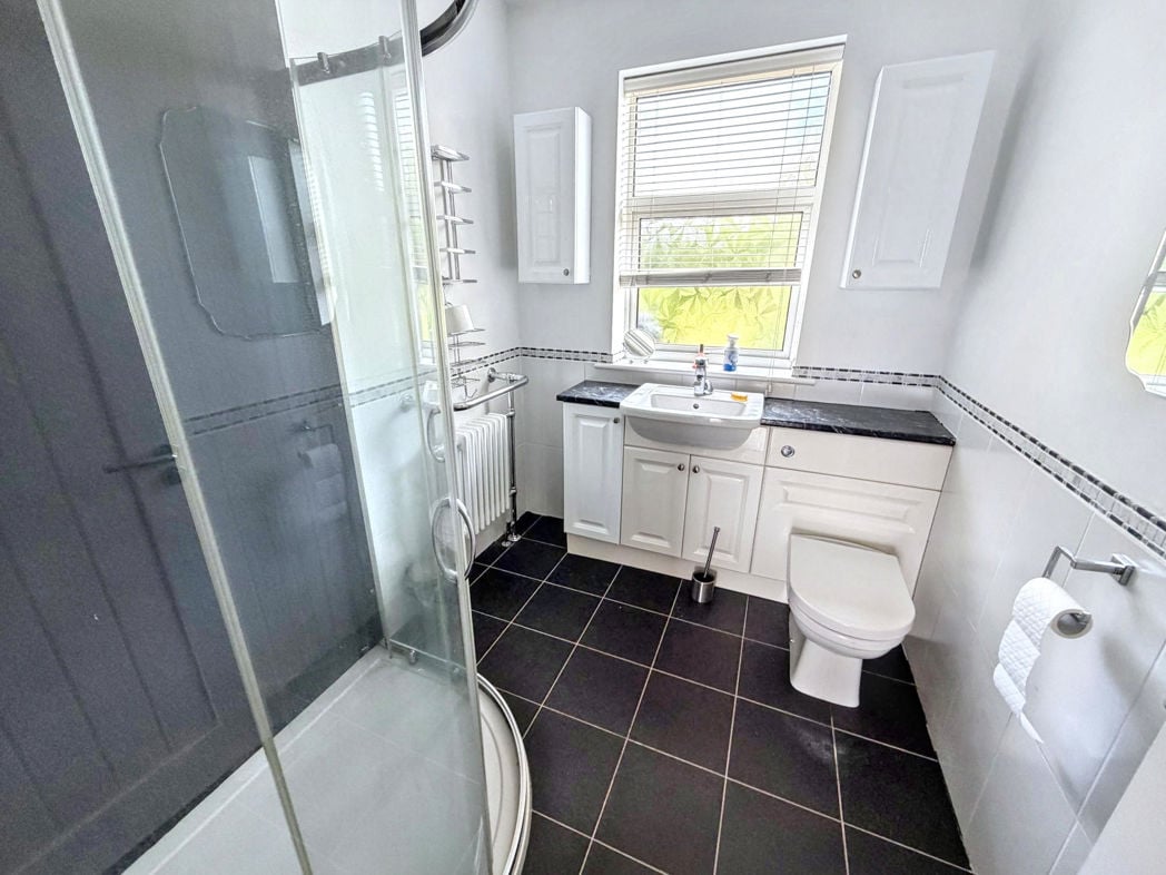 Property image 10 of 12