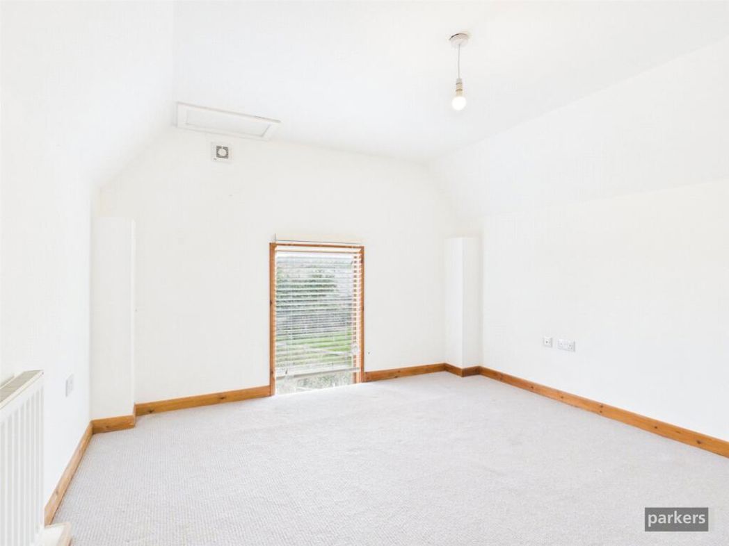 Property image 10 of 23