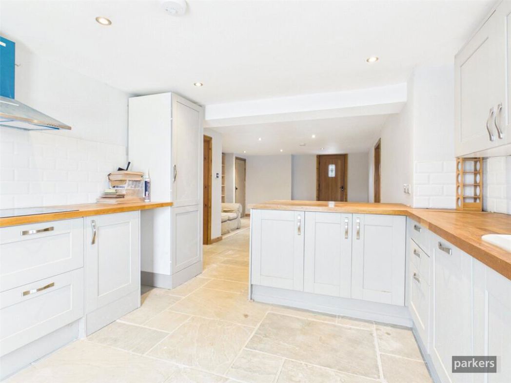 Property image 3 of 23