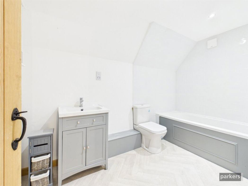 Property image 21 of 23