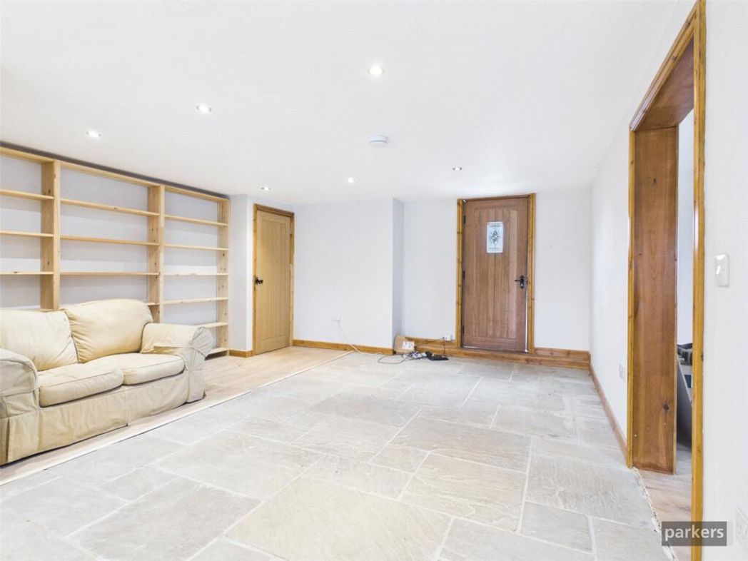 Property image 6 of 23