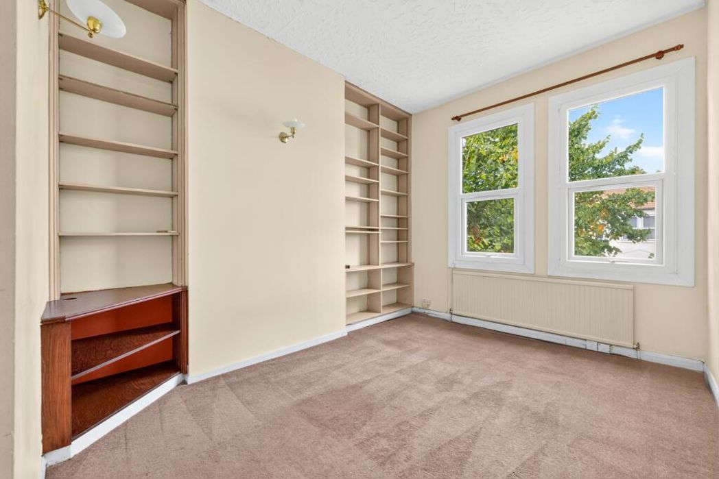 Property image 4 of 12