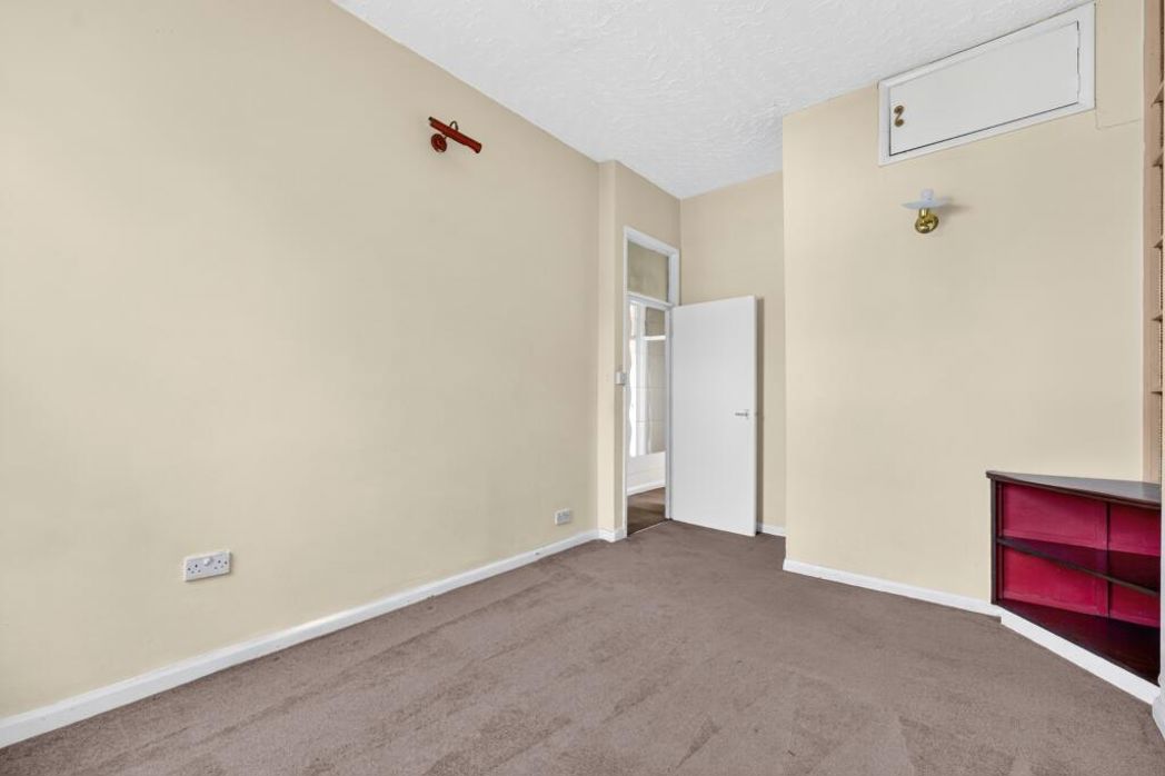 Property image 6 of 12