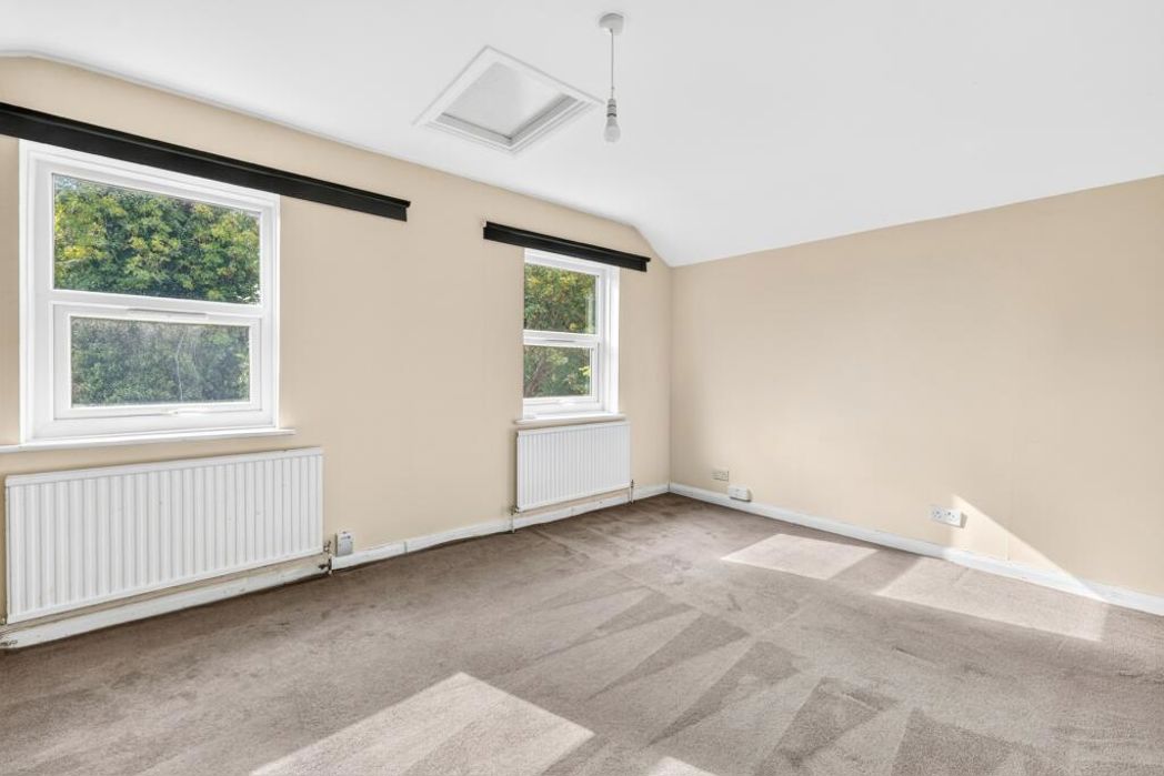 Property image 8 of 12