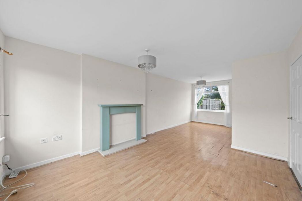 Property image 2 of 11