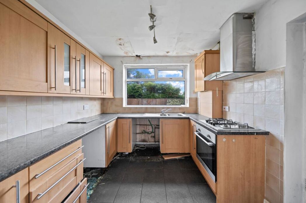 Property image 4 of 11