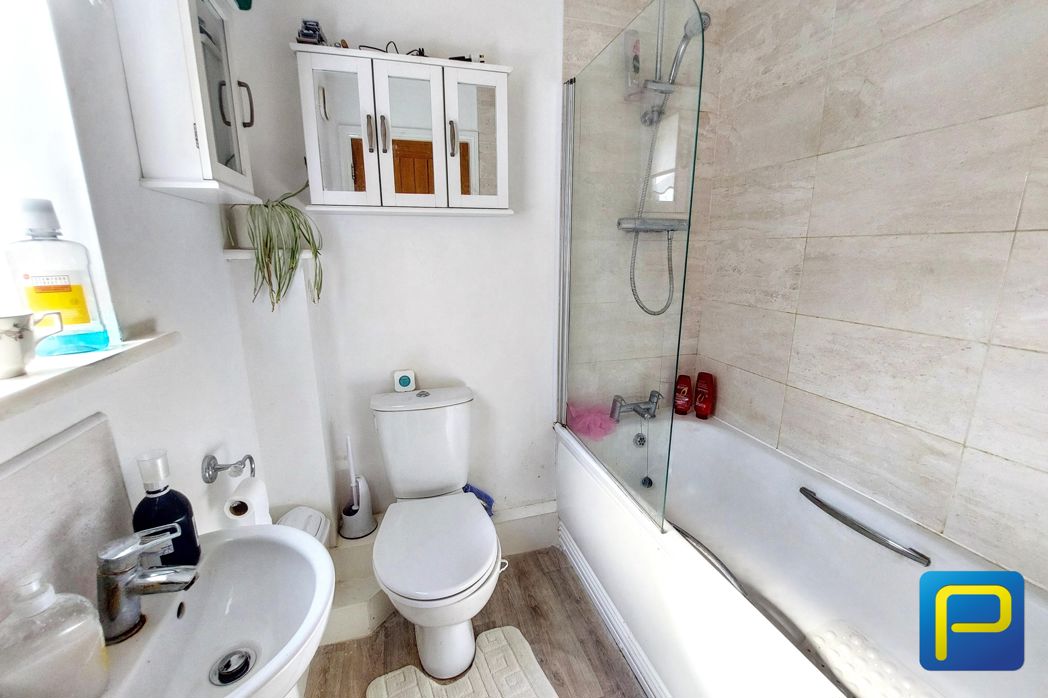 Master Bedroom En Suite