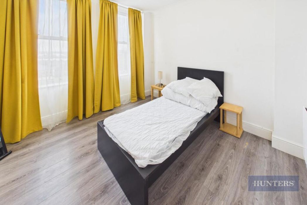 Property image 11 of 18