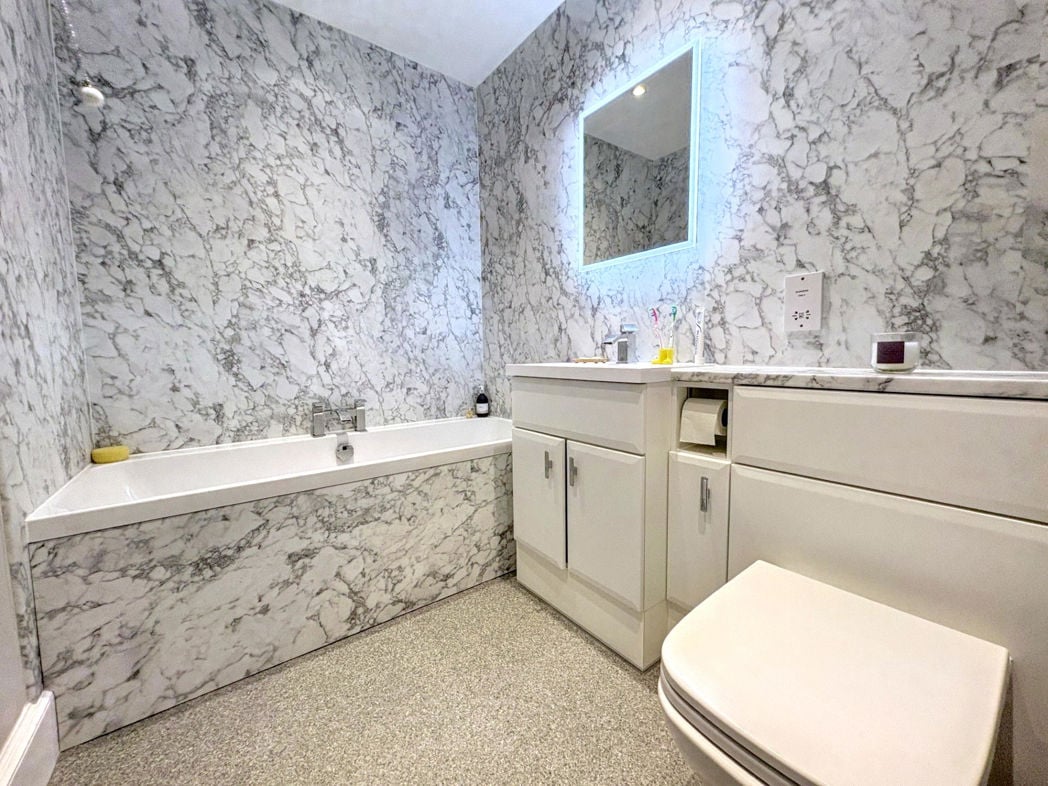 Property image 19 of 32