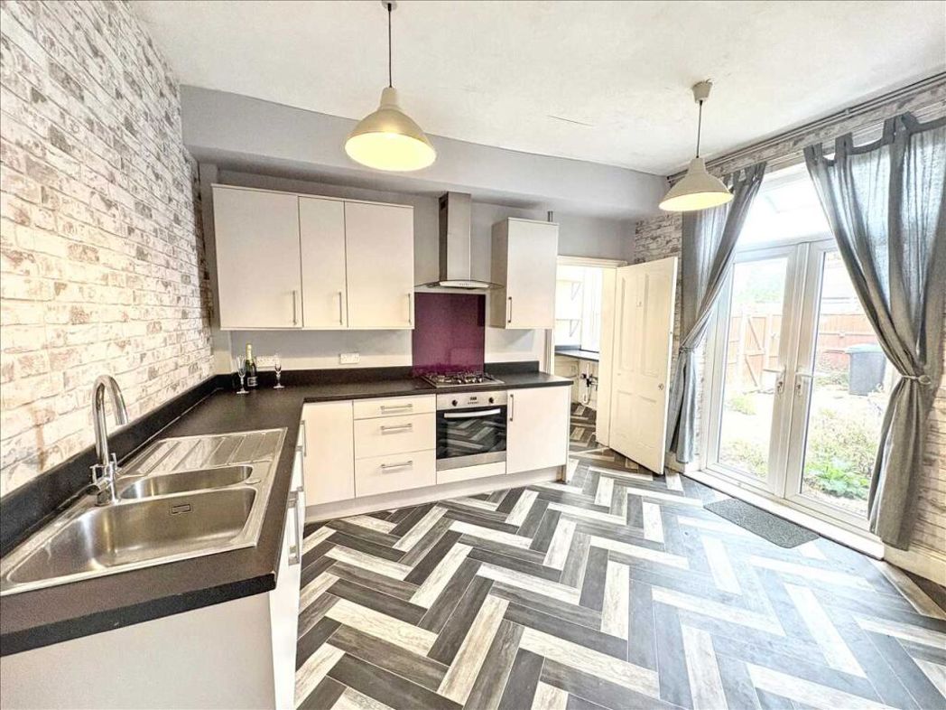 Property image 11 of 20
