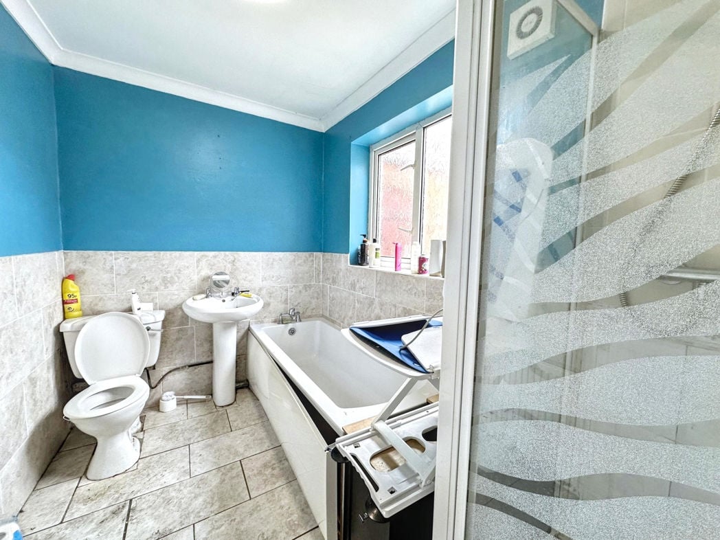 Property image 10 of 10