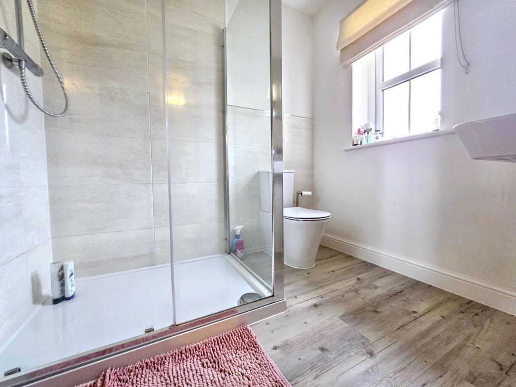 Property image 18 of 33