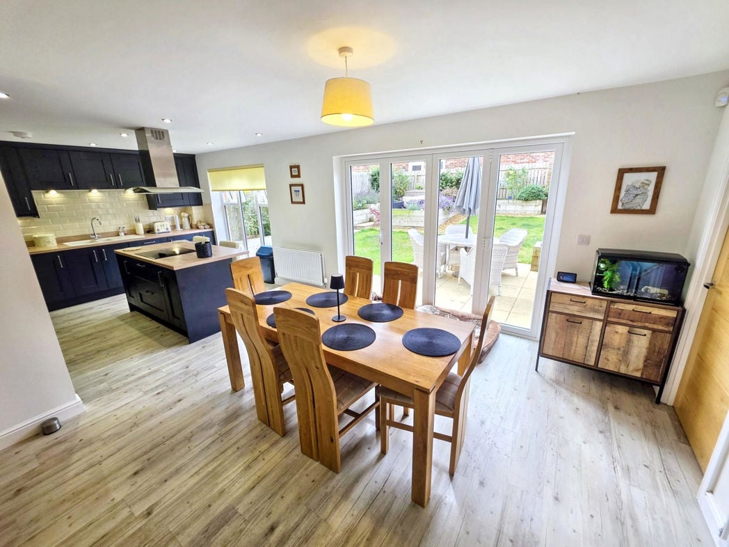 Property image 9 of 33