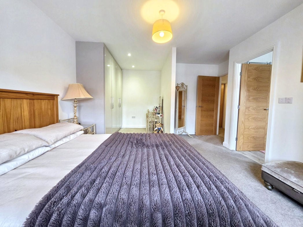 Property image 15 of 33