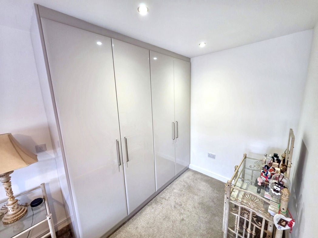 Property image 16 of 33
