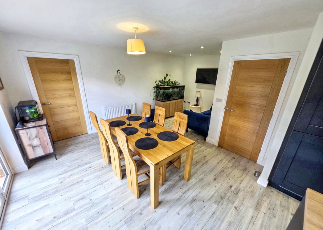 Property image 10 of 33