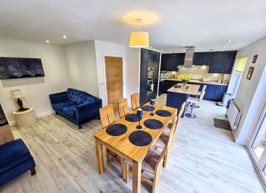 Property image 11 of 33
